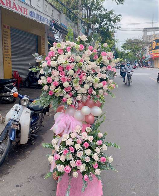 Lẵng Hoa Chúc Mừng 2 Tầng - Alo Flowers