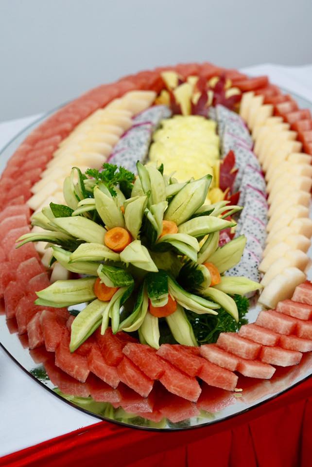 Cắt tỉa hoa quả bày tiệc sinh nhật  pruning fruit for party  Mai huyen  carving  YouTube