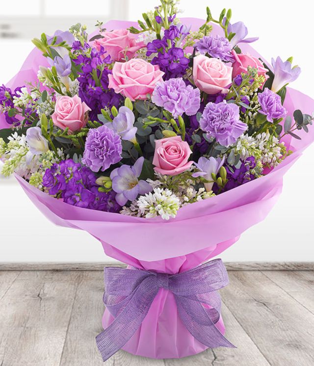 Top 3 bó hoa sinh nhật sang trọng màu tím lãng mạng tặng bạn gái