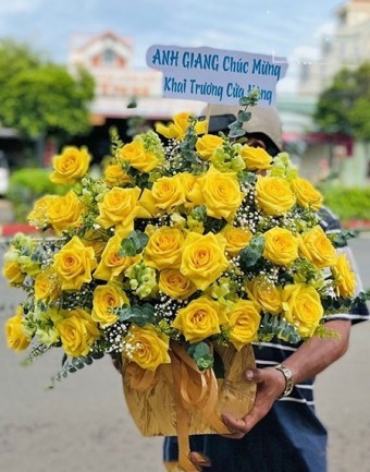 Giỏ Hoa Tươi Chúc Mừng